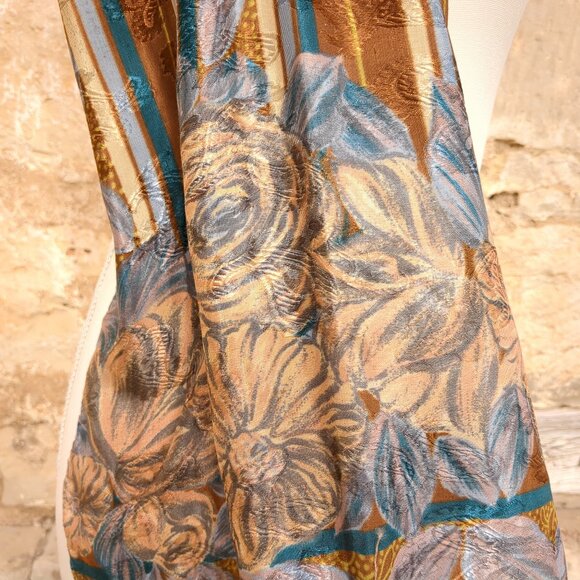 Beautiful Multi-Colored Fashion Scarf - Picture 2 of 5